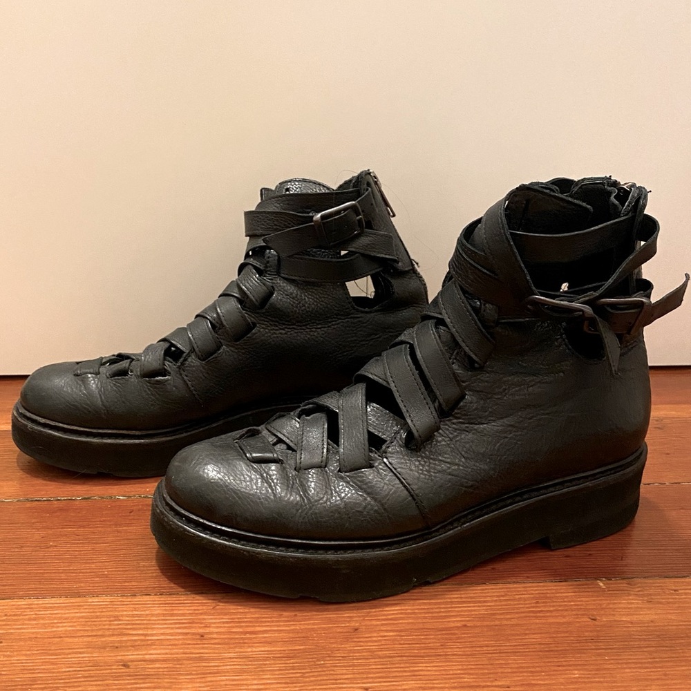 LD Tuttle Leather Lasercut Accents Lace-Up Boots